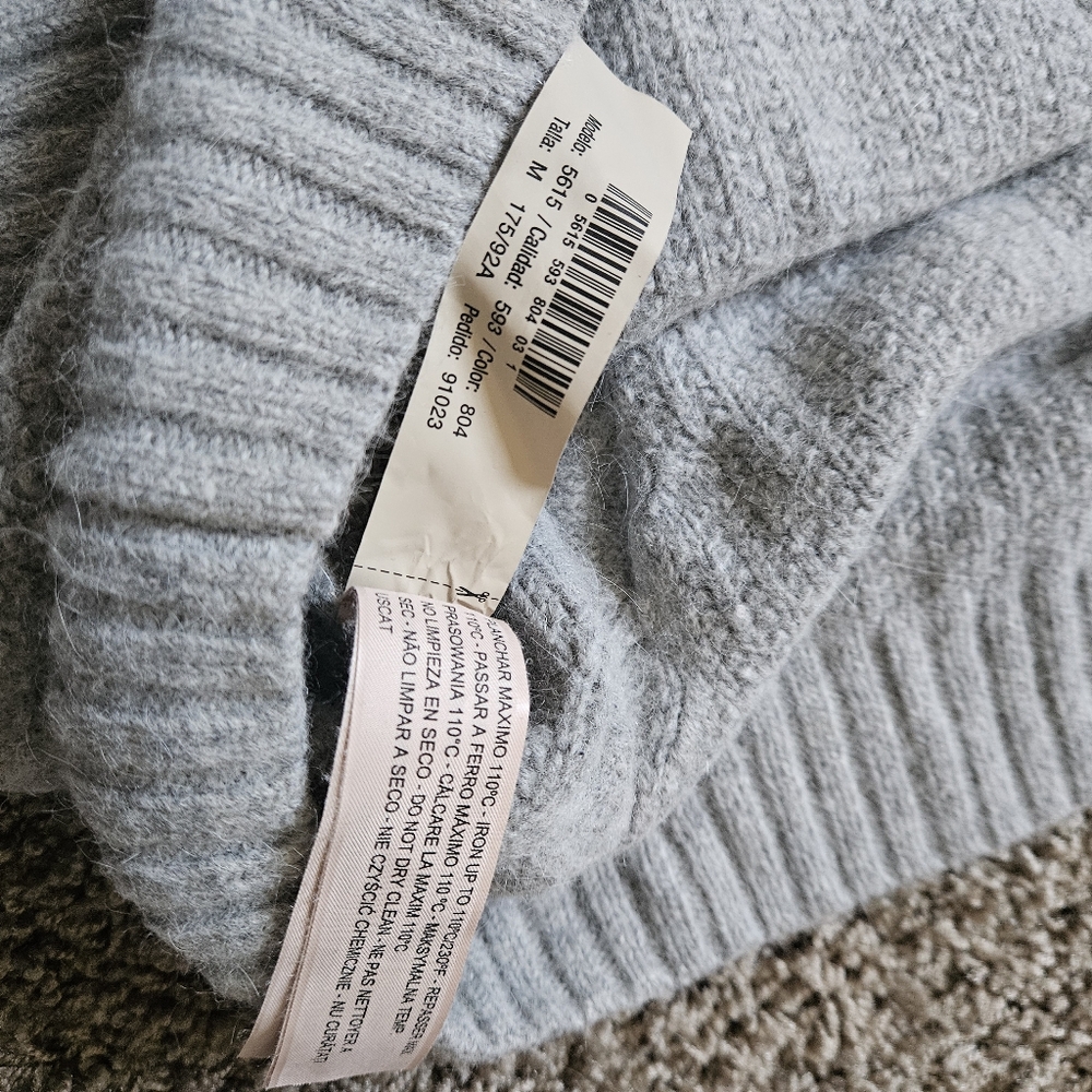 Massimo Dutti Cropped Wool and Angora Blend Turtleneck - Picture 7 of 8